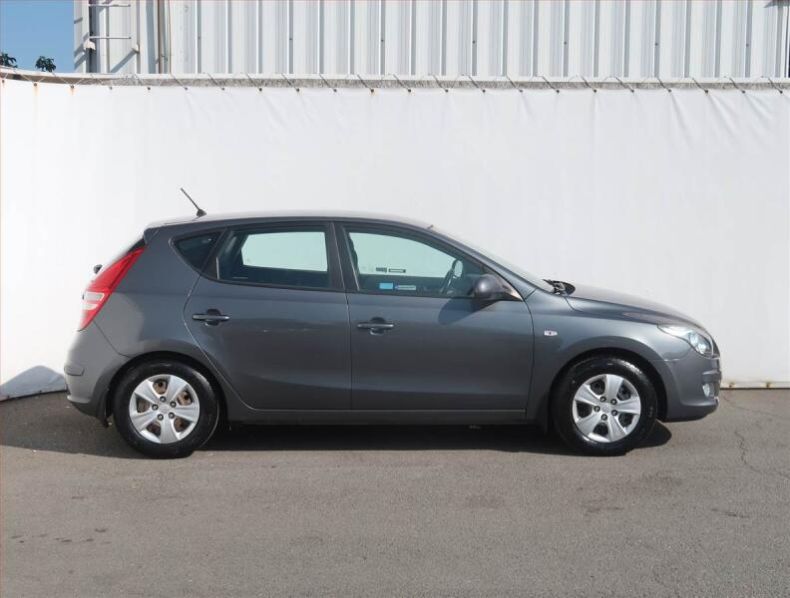 Hyundai i30 - hlavní fotka