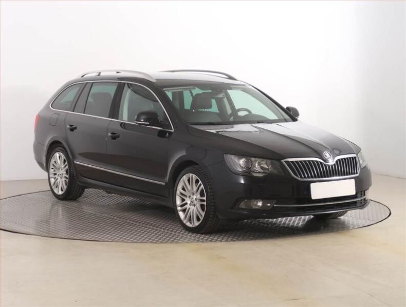Škoda Superb - hlavní foto