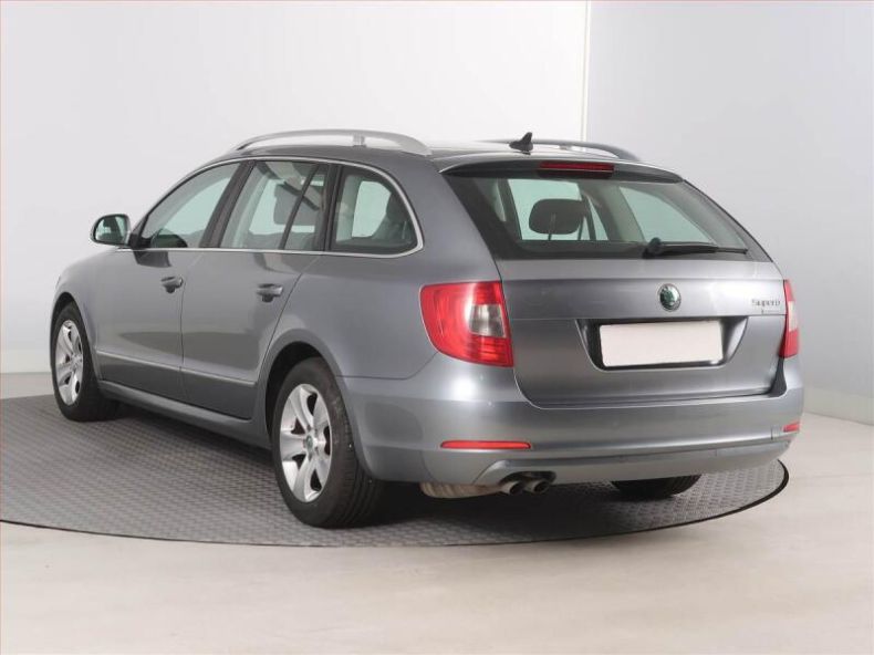 Škoda Superb - hlavní fotka