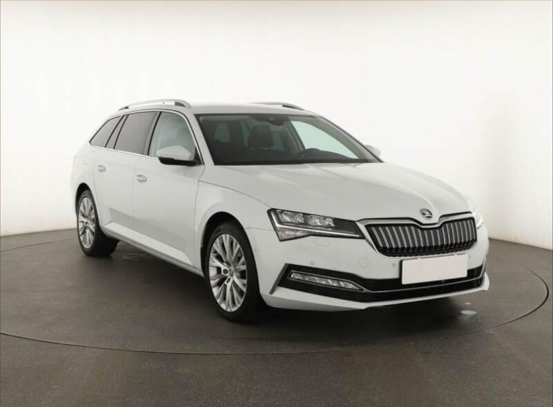 Škoda Superb - hlavní fotka