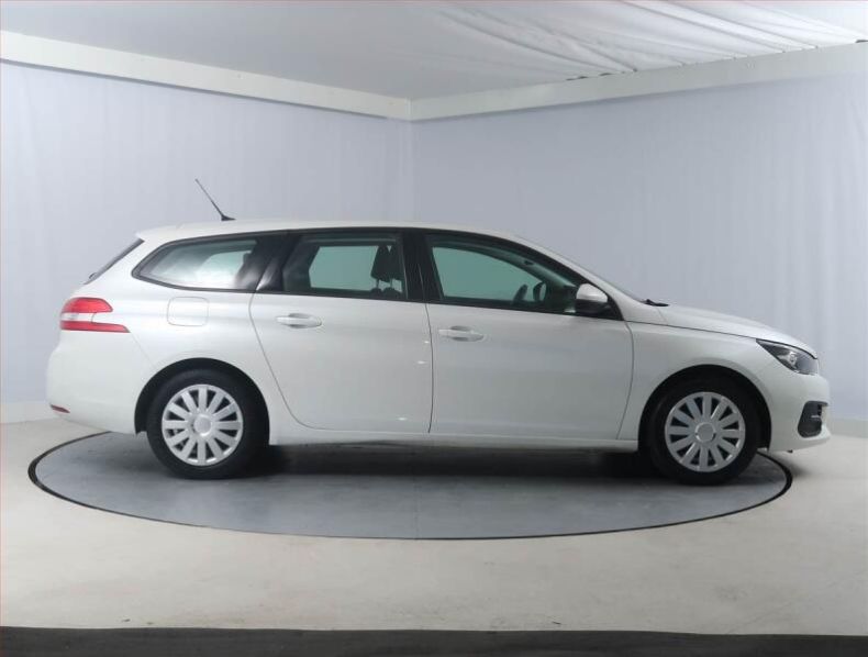 Peugeot 308 - hlavní fotka