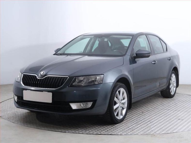 Škoda Octavia - hlavní fotka