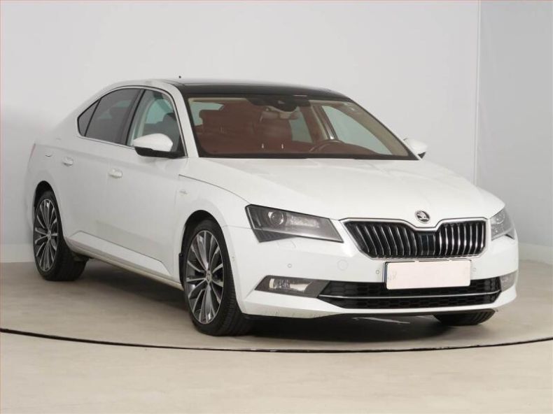 Škoda Superb - hlavní foto