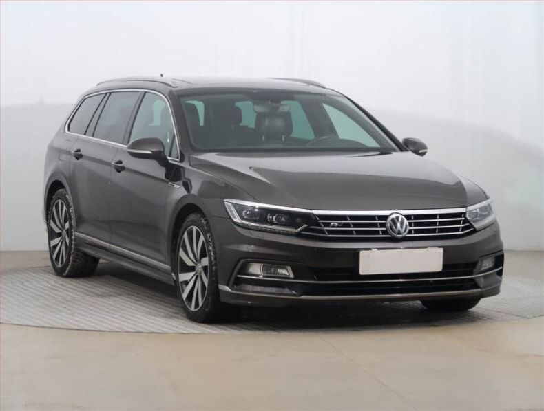 Volkswagen Passat - hlavní foto