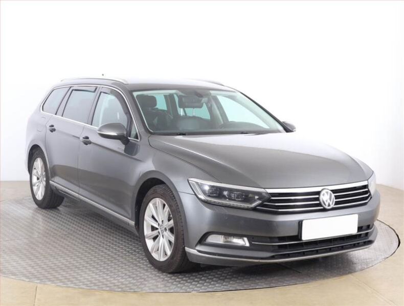 Volkswagen Passat - hlavní fotka inzerátu