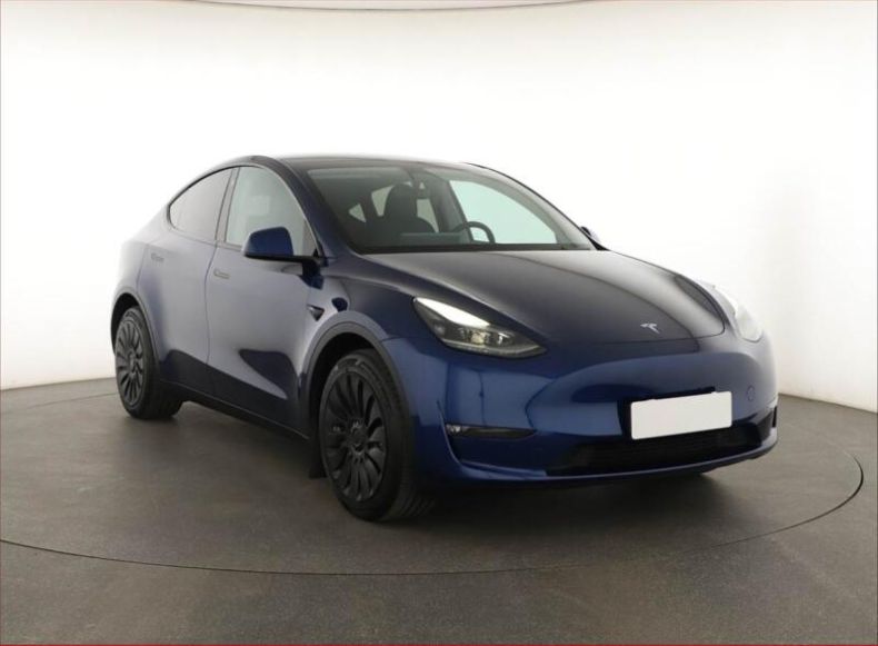 Tesla Model Y - hlavní foto