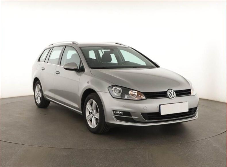 Volkswagen Golf - hlavní foto