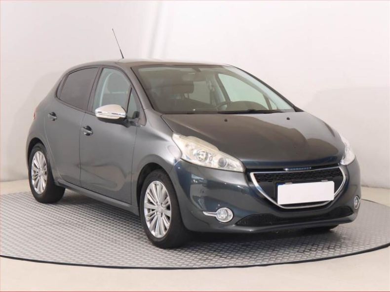 Peugeot 208 - hlavní foto