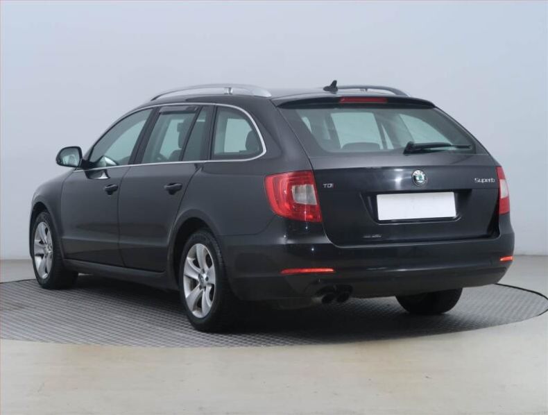 Škoda Superb - hlavní fotka
