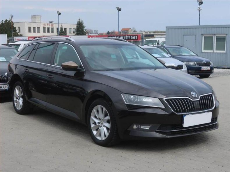 Škoda Superb - hlavní foto