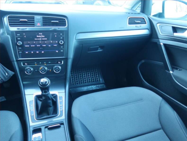 Volkswagen Golf - hlavní fotka