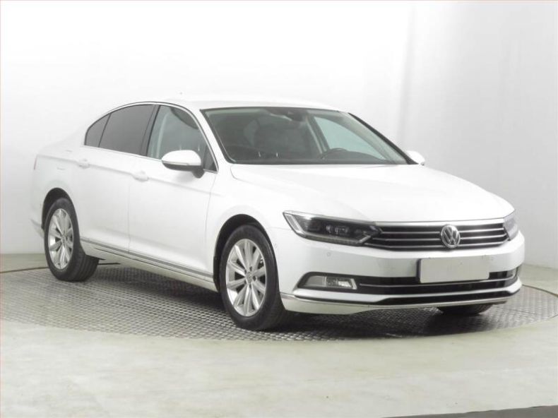 Volkswagen Passat - hlavní fotka inzerátu