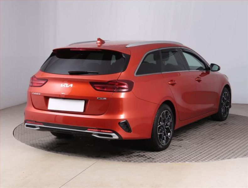 Kia Cee'd - hlavní fotka