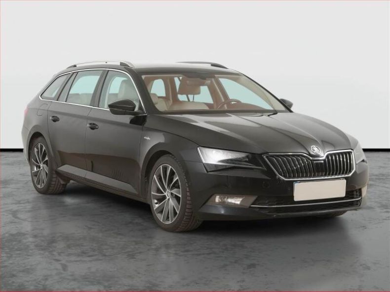 Škoda Superb - hlavní foto