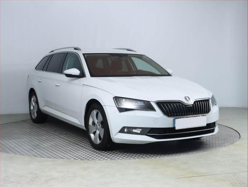 Škoda Superb - hlavní foto