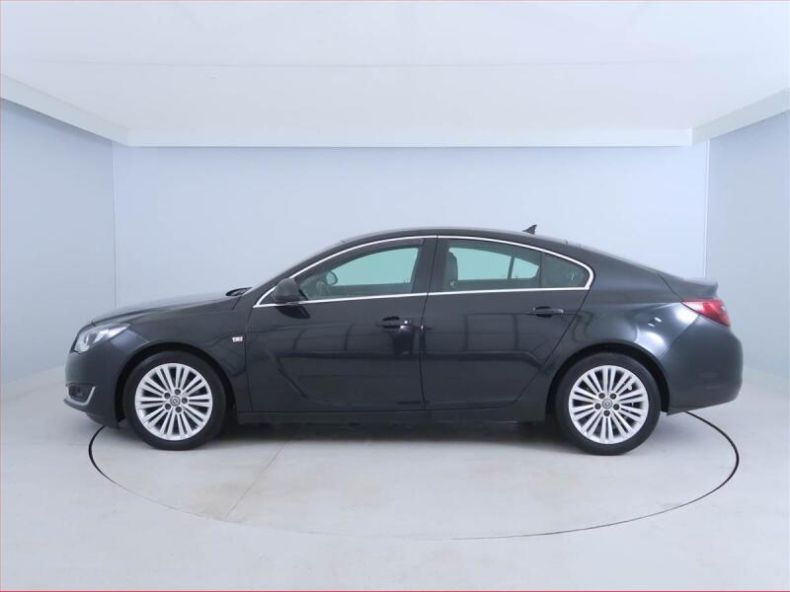 Opel Insignia - hlavní fotka