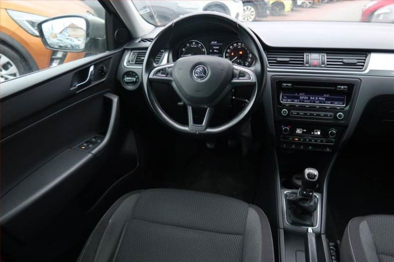 Škoda Rapid - hlavní fotka