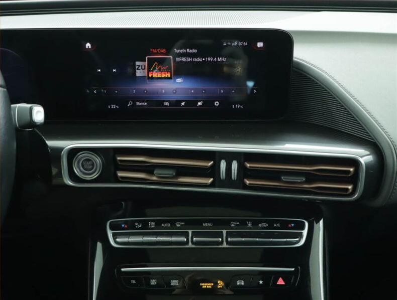 Mercedes EQC - hlavní fotka