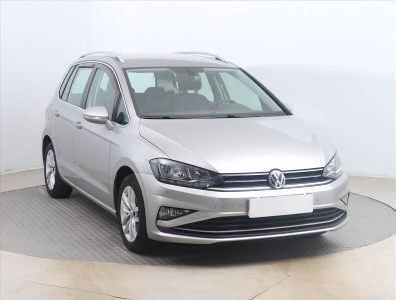 Volkswagen Golf - hlavní foto