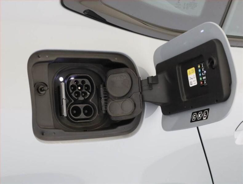 BMW i4 - hlavní fotka