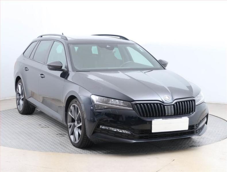 Škoda Superb - hlavní foto