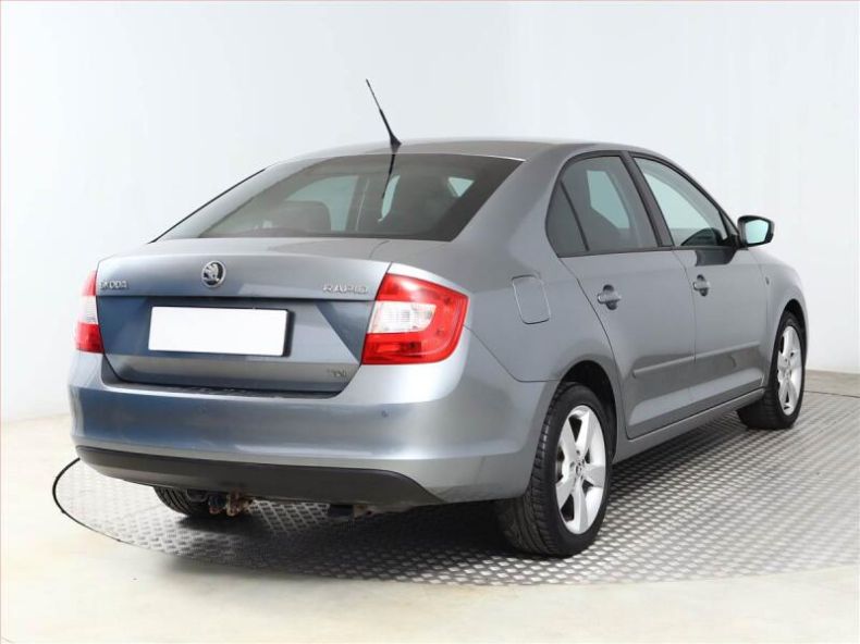 Škoda Rapid - hlavní fotka