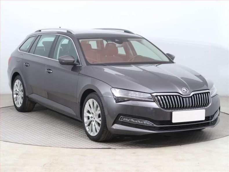 Škoda Superb - hlavní foto