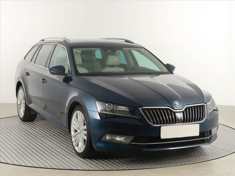 Škoda Superb - hlavní foto