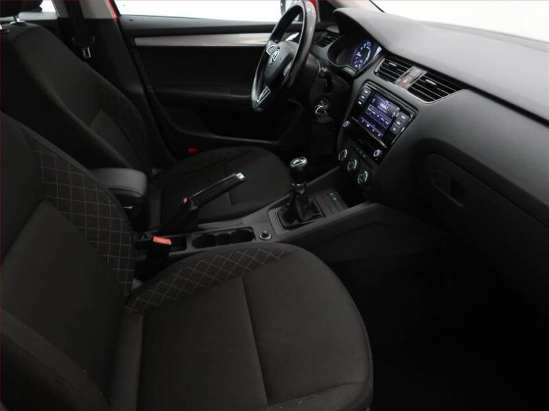 Škoda Octavia - hlavní fotka