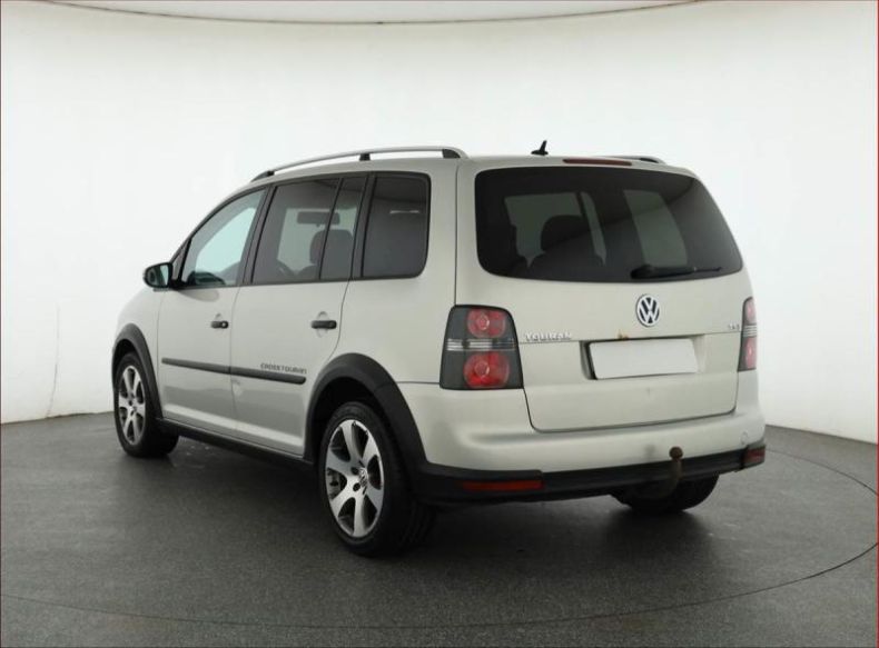 Volkswagen Touran - hlavní fotka