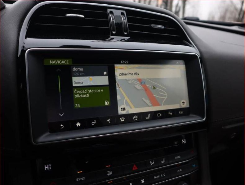 Jaguar F-Pace - hlavní fotka