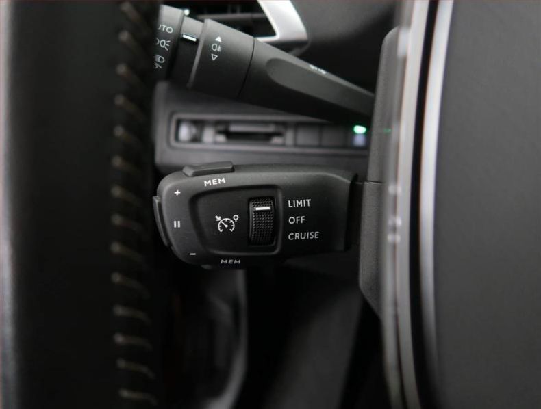 Peugeot 5008 - hlavní fotka