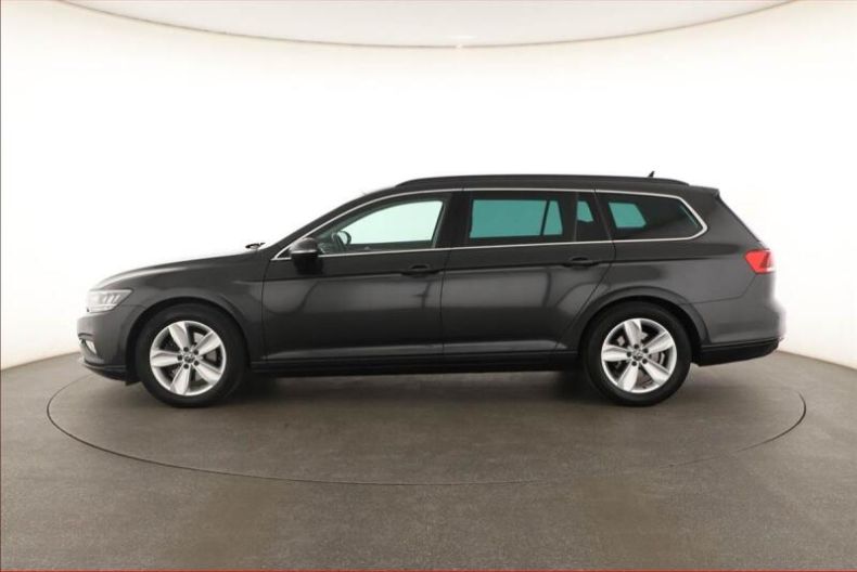 Volkswagen Passat - hlavní fotka