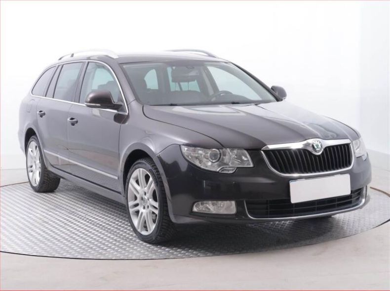 Škoda Superb - hlavní foto