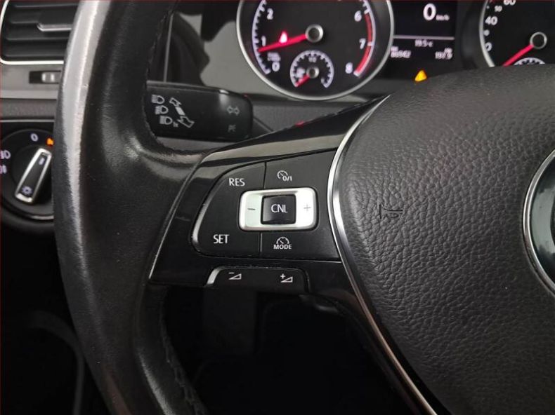 Volkswagen Golf - hlavní fotka