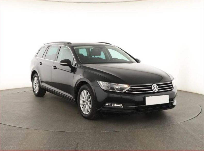 Volkswagen Passat - hlavní fotka inzerátu