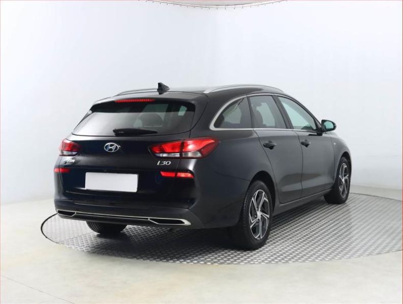 Hyundai i30 - hlavní fotka