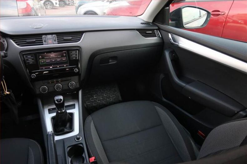 Škoda Octavia - hlavní fotka