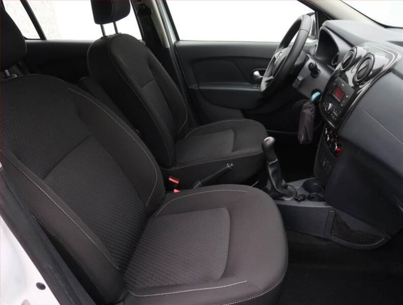 Dacia Logan - hlavní fotka