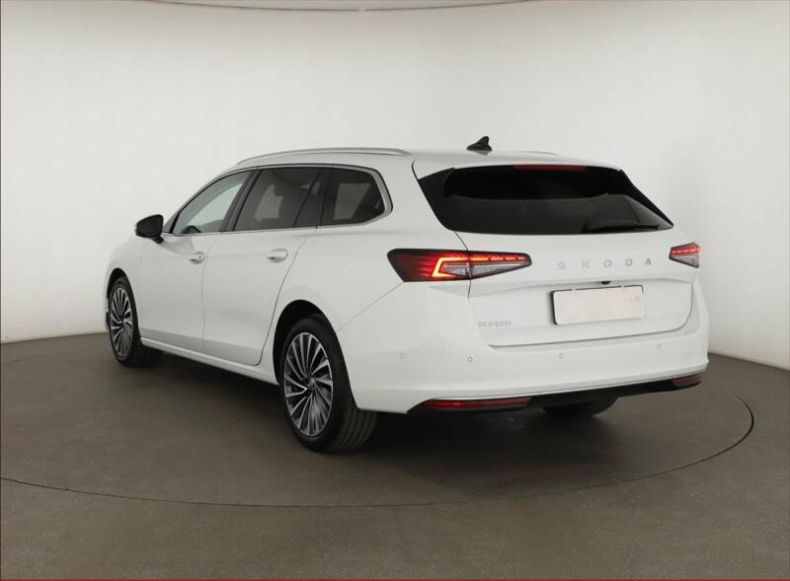 Škoda Superb - hlavní fotka