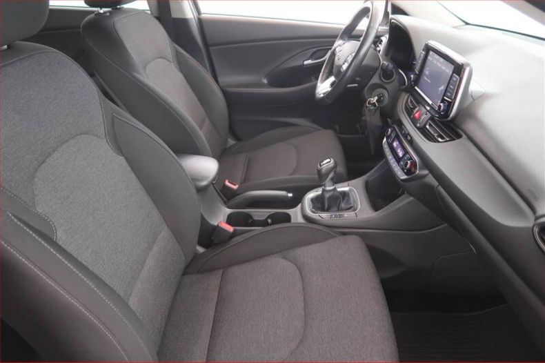 Hyundai i30 - hlavní fotka