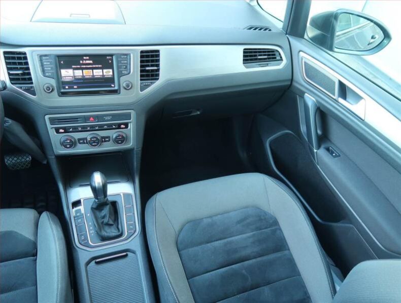 Volkswagen Golf - hlavní fotka