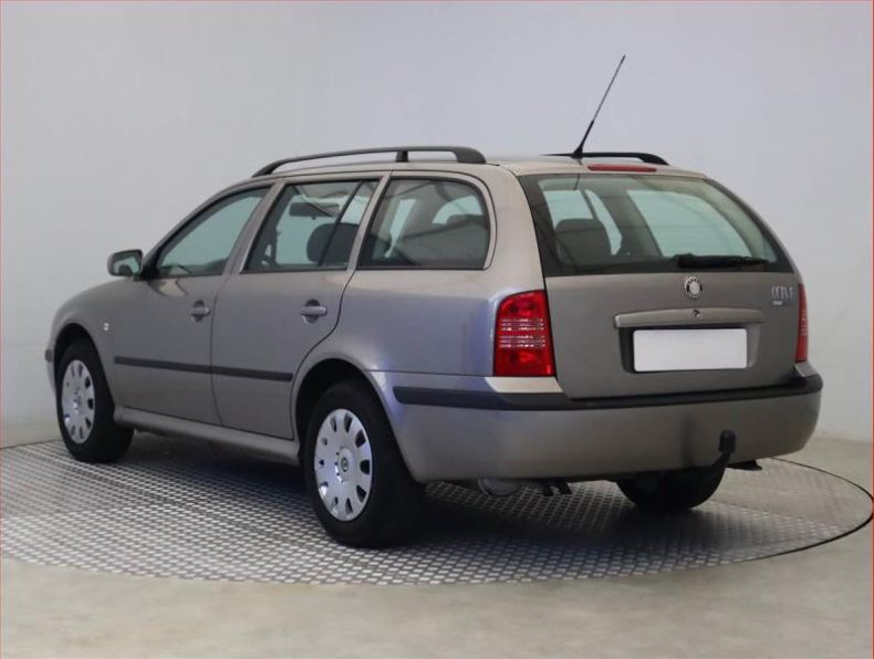 Škoda Octavia - hlavní fotka