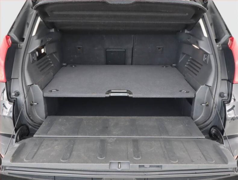 Peugeot 3008 - hlavní fotka