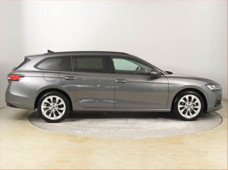 Škoda Superb - hlavní fotka