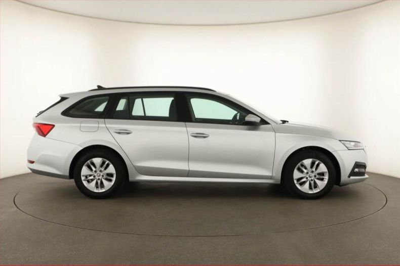 Škoda Octavia - hlavní fotka