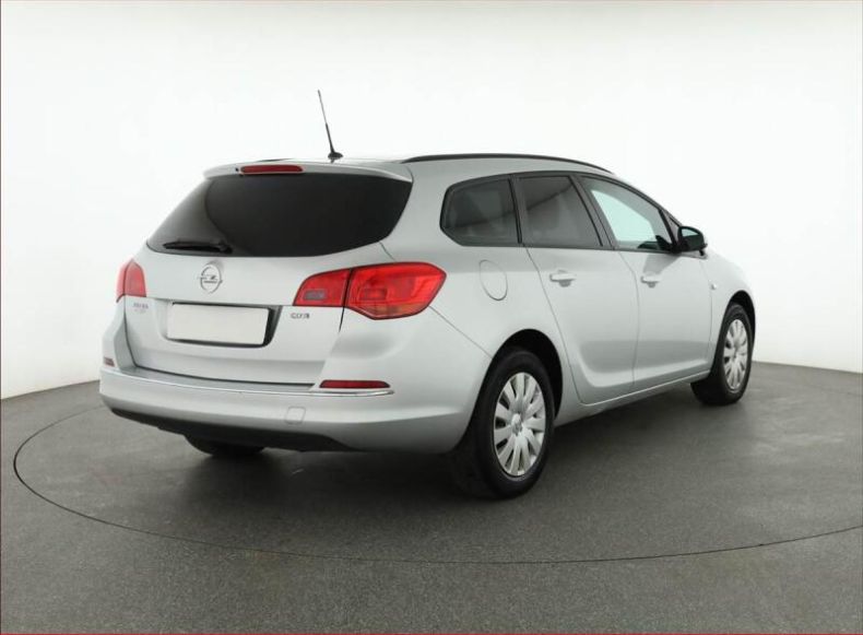 Opel Astra - hlavní fotka