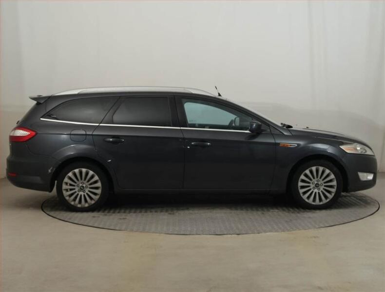 Ford Mondeo - hlavní fotka