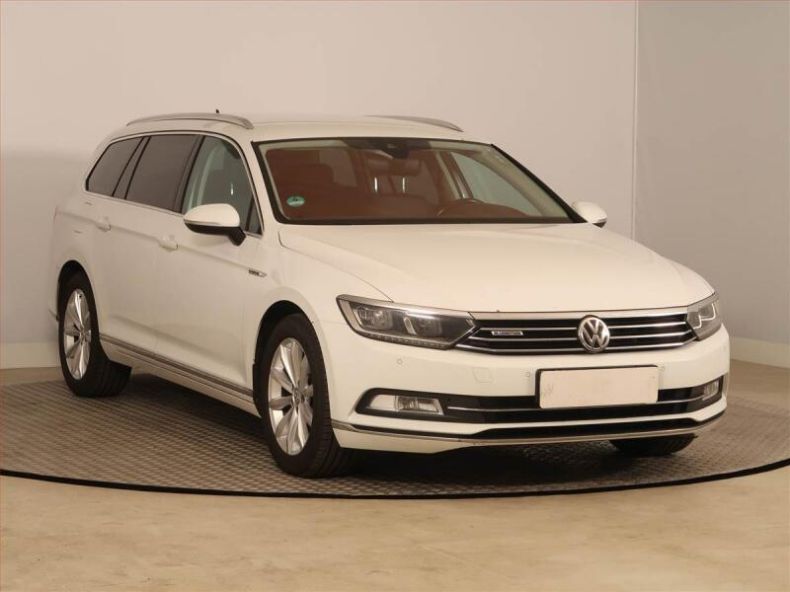 Volkswagen Passat - hlavní fotka inzerátu