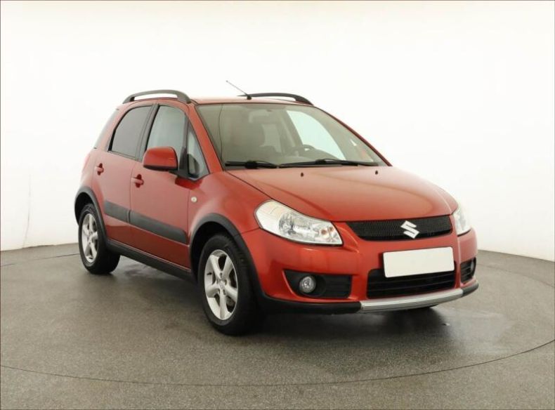 Suzuki SX4 - hlavní foto